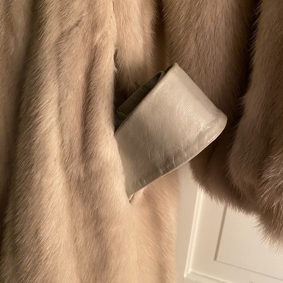 MINK: Tourmaline Authentic Silver Mink, Coat Full Length - Picture 8 of 13